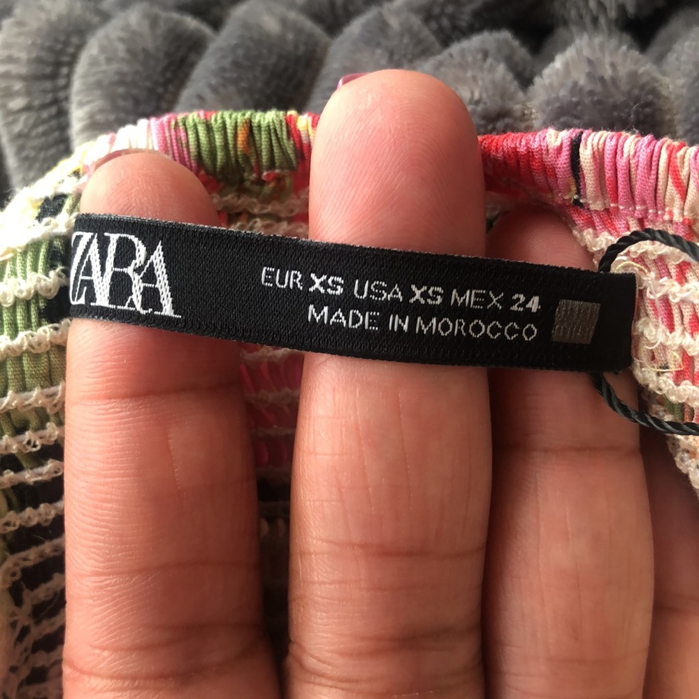 NEW!! HP 🥳🥳🥳Zara Floral Off the Shoulder Top - Picture 13 of 13